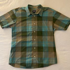 Patagonia green torques plaid button down short sleeve